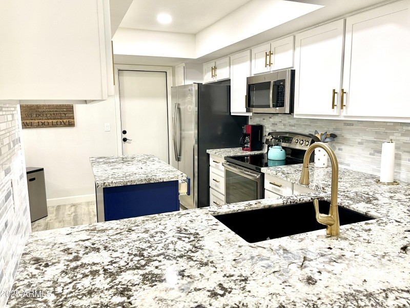 KITCHEN III