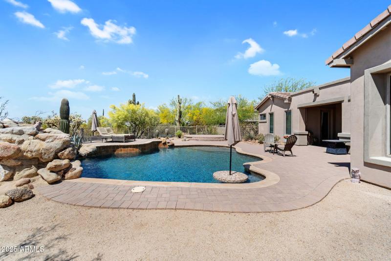 41-web-or-mls-Nora-41