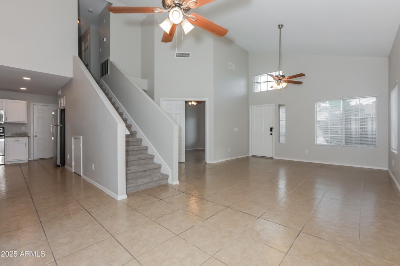 018-photo-living-room-11854107