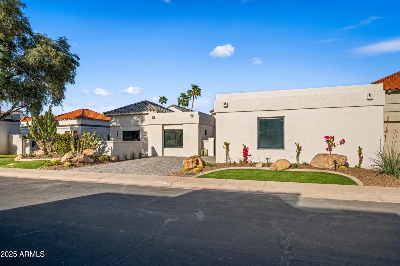 Modern Desert Home Design