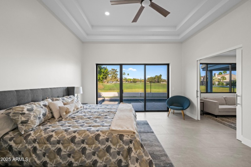 Elegant Tray Ceiling Suite