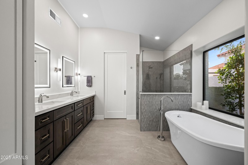 Spa-Inspired Primary Bath
