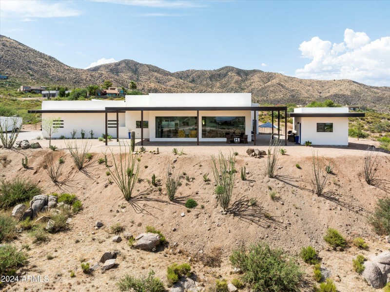 Modern Desert Perfection~