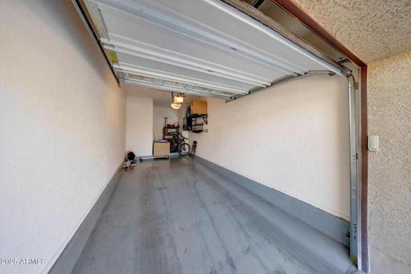 Private 1-car garage