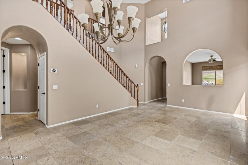 3033 W Redwood Ln-10