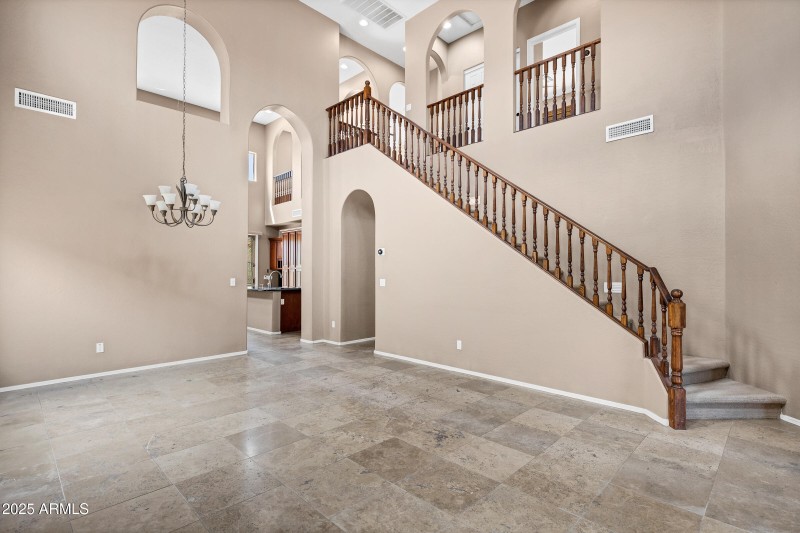 3033 W Redwood Ln-11