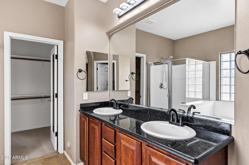 3033 W Redwood Ln-29