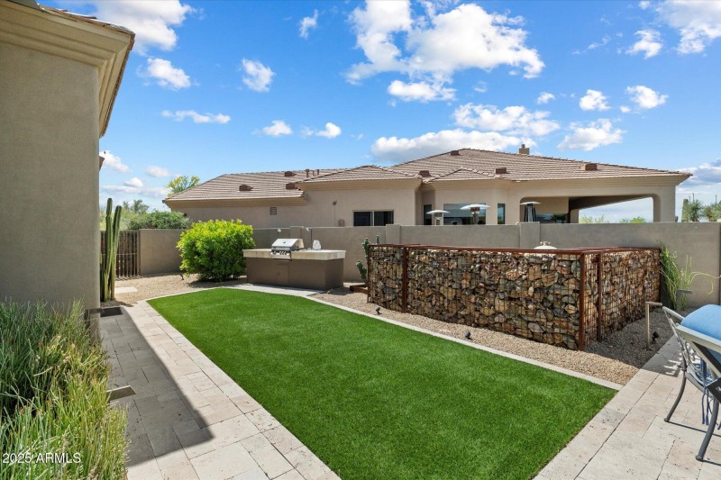 Outdoor Kitchen