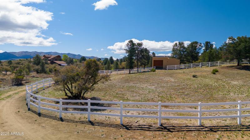 17129 W Buckhorn Dr00018