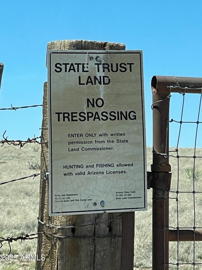 Borders State Land Sign