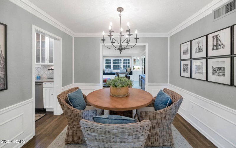 329 W Encanto Blvd-large-010-007-TOD9374