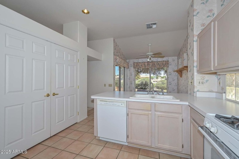 Kitchen-Breakfast Room