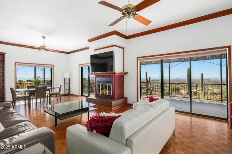 008_Living Room Views