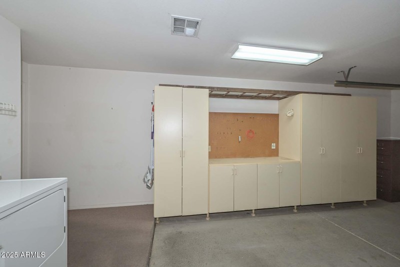 Garage-Storage-Workbench