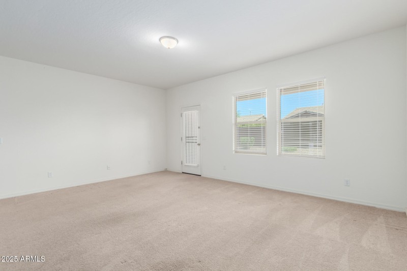 0005-05 - San Miguel