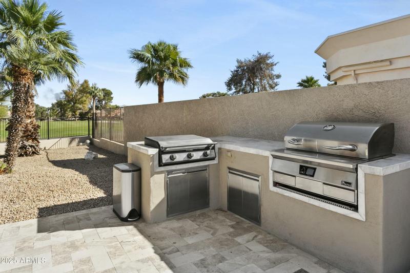 Outdoor Kitchen