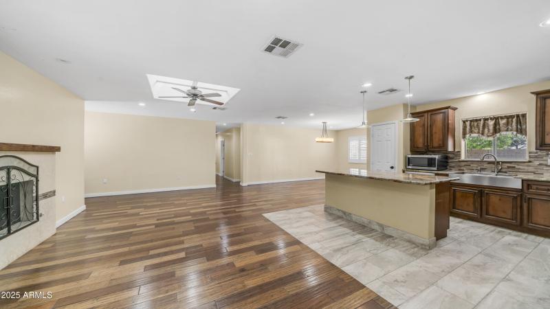 1001 W Northern Ave (5)