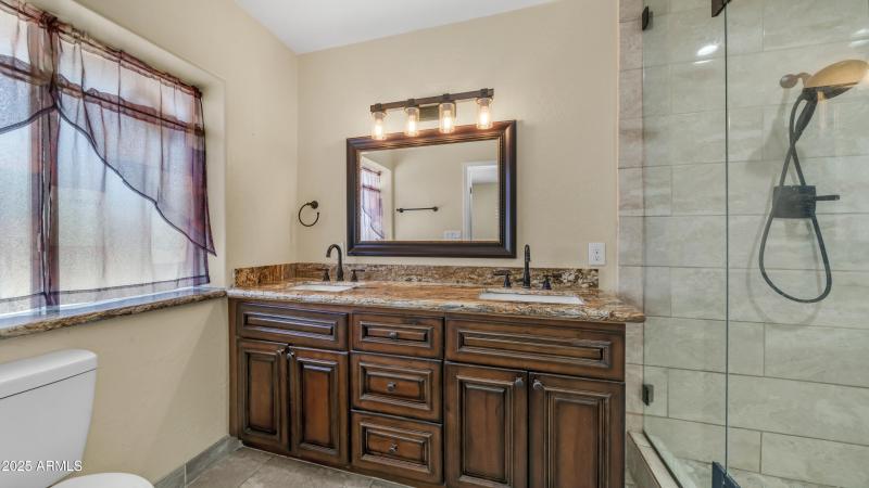 1001 W Northern Ave (19)