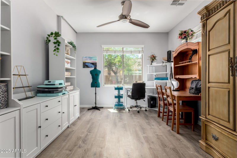 STUDIO/FORMAL DINING -