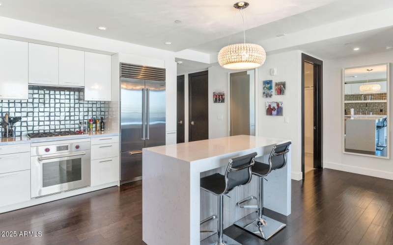 4422 N 75th St-large-015-017-TOD9476-150