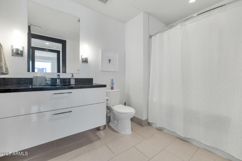 4422 N 75th St-large-024-015-TOD9465-150