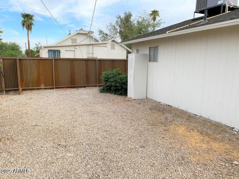 1529 E McKinley GH Pic 16