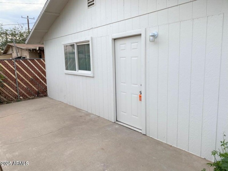 1529 E McKinley GH Pic 15