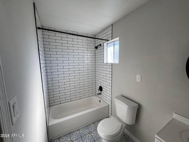 1529 E McKinley GH Pic 12