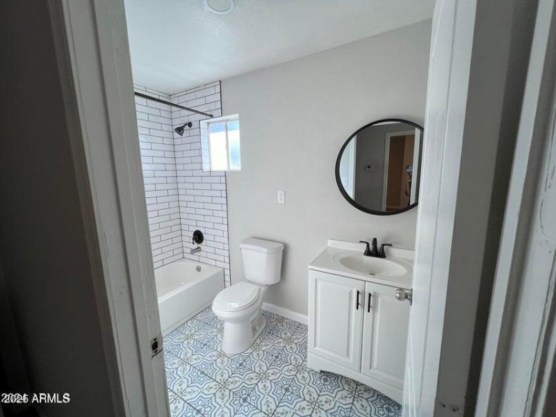 1529 E McKinley GH Pic 10