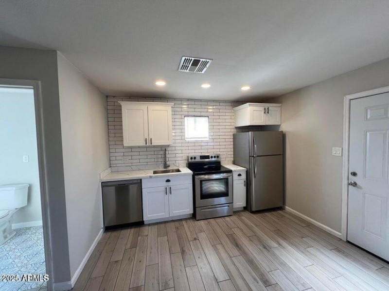 1529 E McKinley GH Pic 4