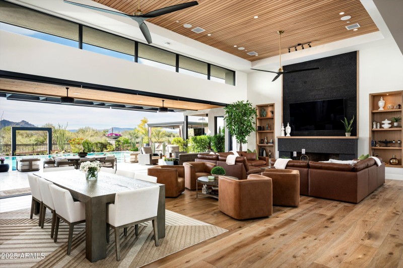 16-8328 E Whisper Rock Trail-16