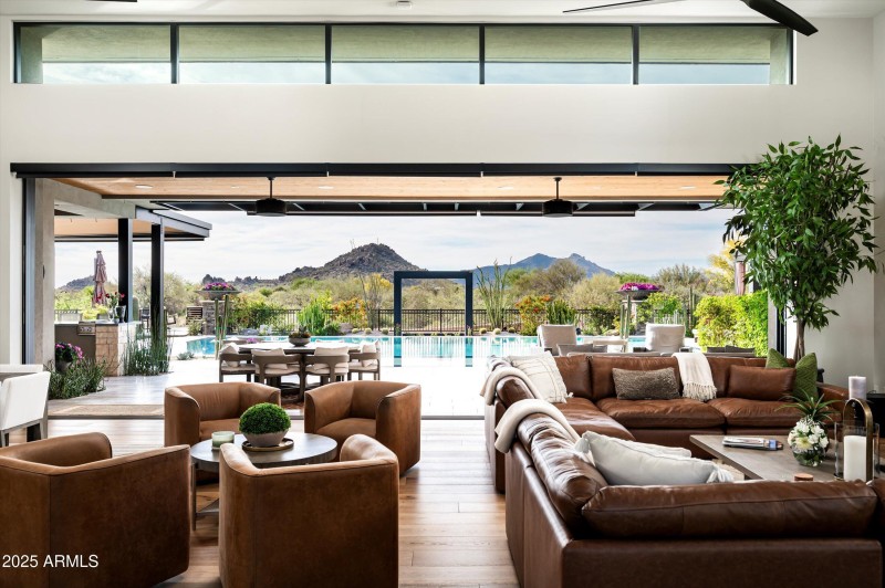 17-8328 E Whisper Rock Trail-17