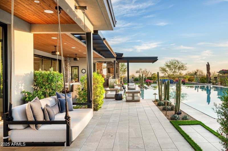 64-8328 E Whisper Rock Trail-64