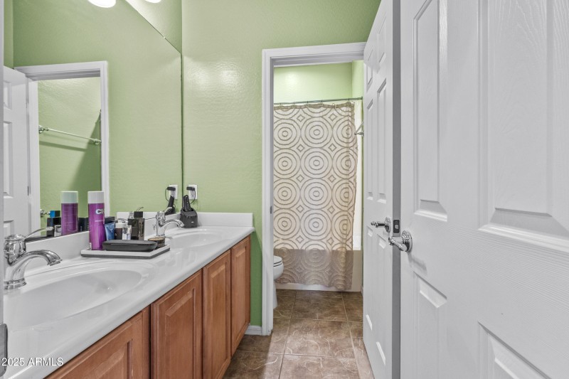 Upstairs Hall Bathroom