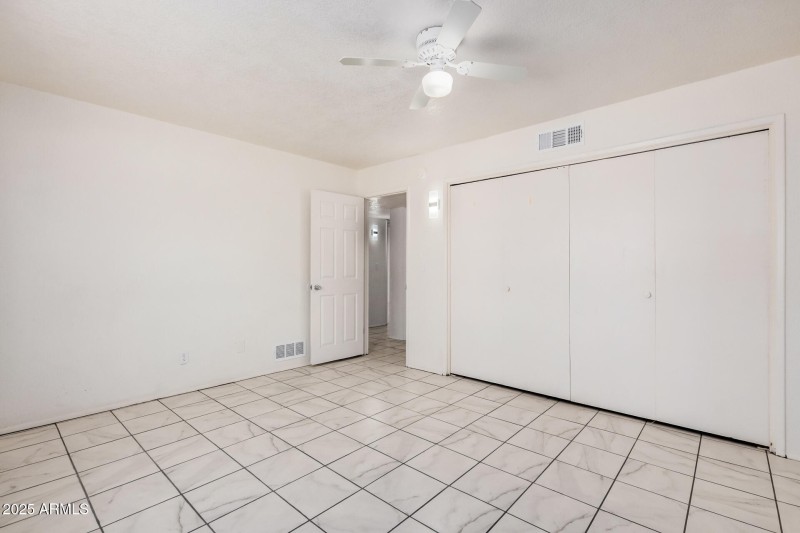 Owner’s Suite Closet & Entry