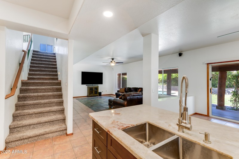 7326 W Pershing Ave-11