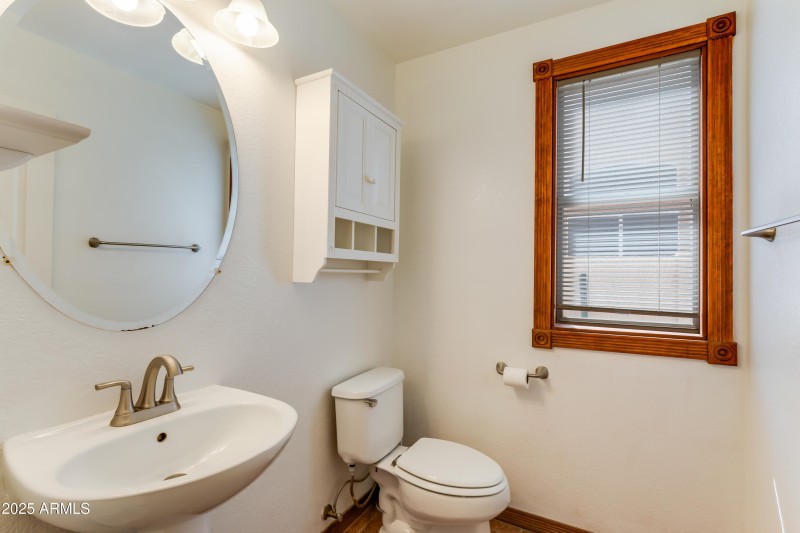 7326 W Pershing Ave-19