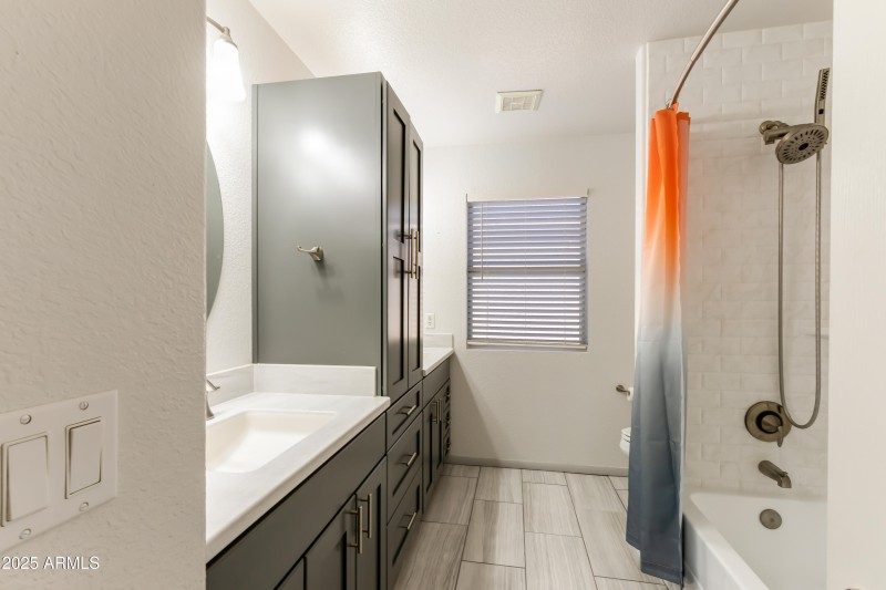 7326 W Pershing Ave-27