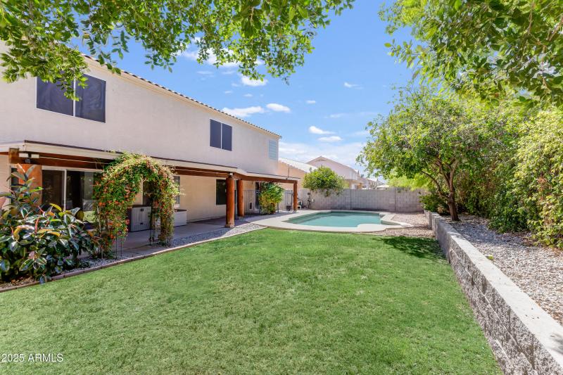 7326 W Pershing Ave-34