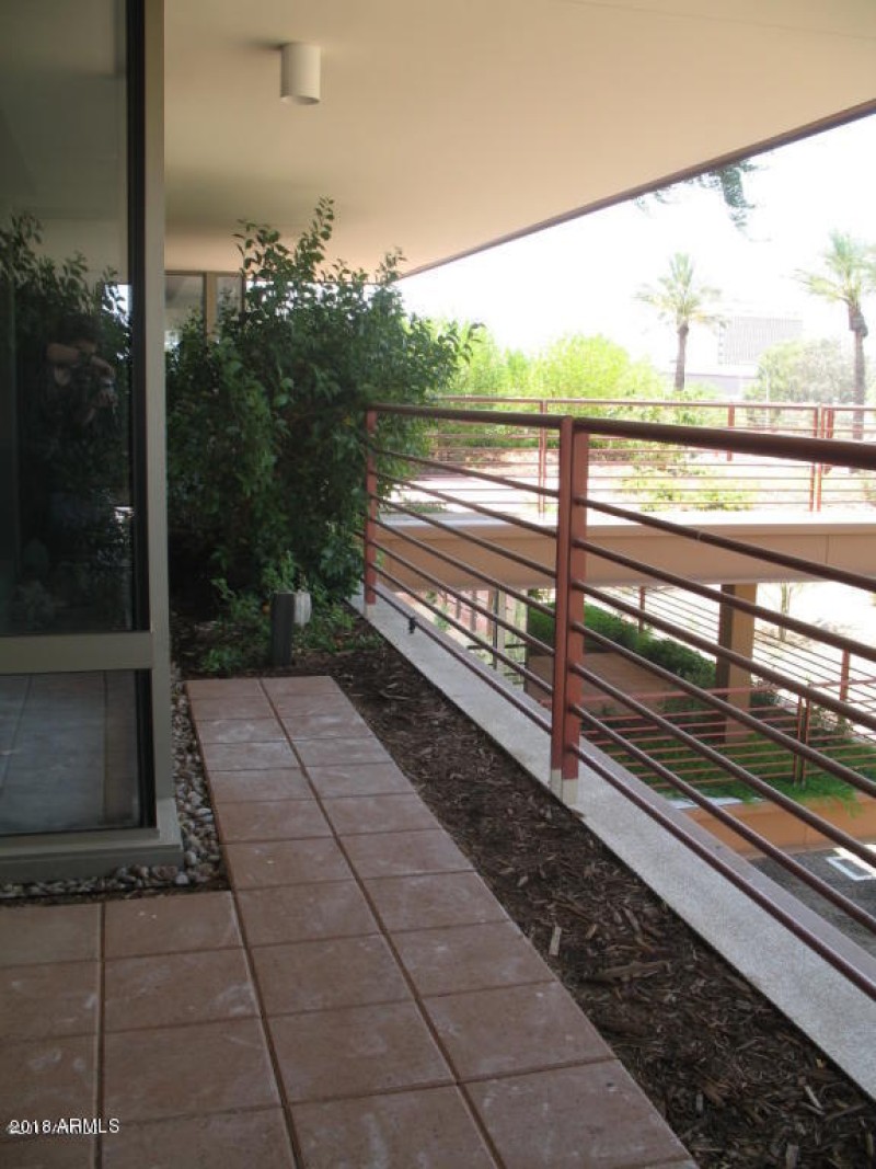 20110519193729210446000000-o