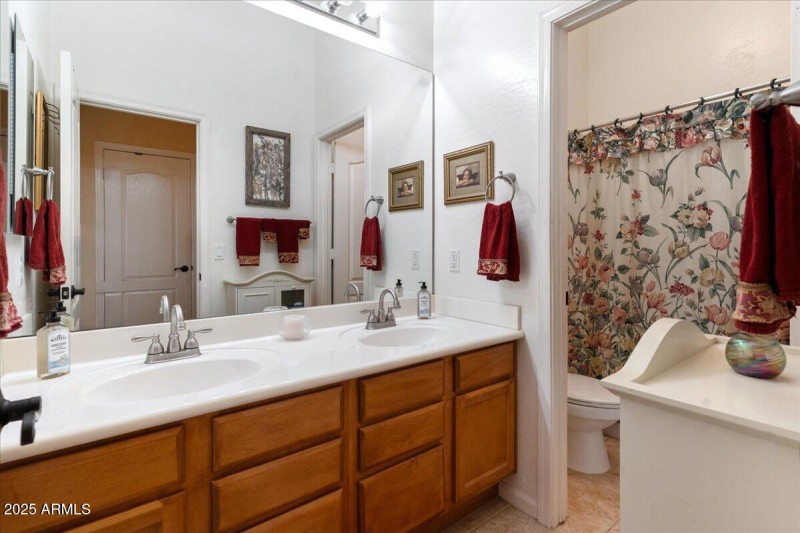 Double Sink 2nd Bathroom