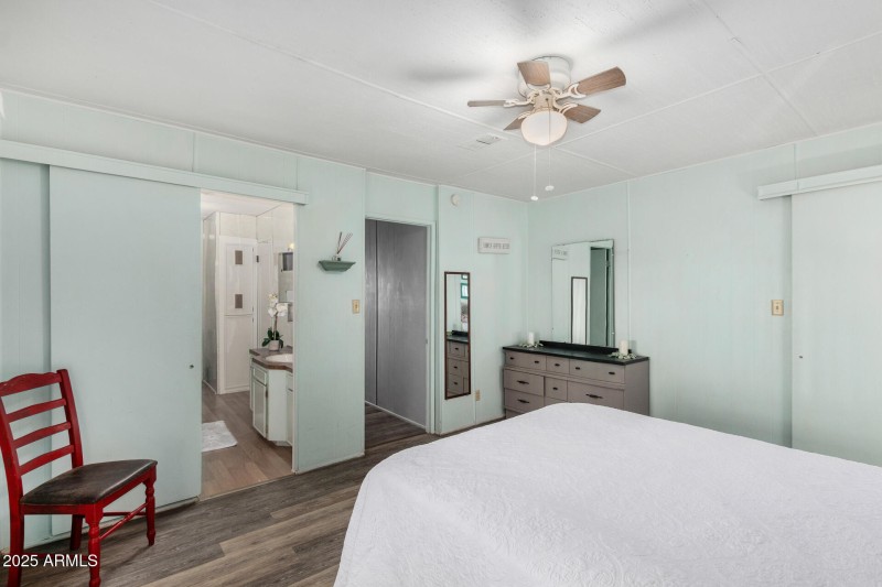 Guest Queen Bed Access to Covered Patio