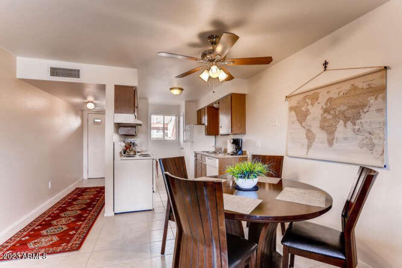 540 S West Rd Unit 21-small-005-10-Break