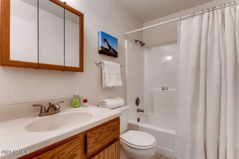 540 S West Rd Unit 21-small-009-4-Bathro