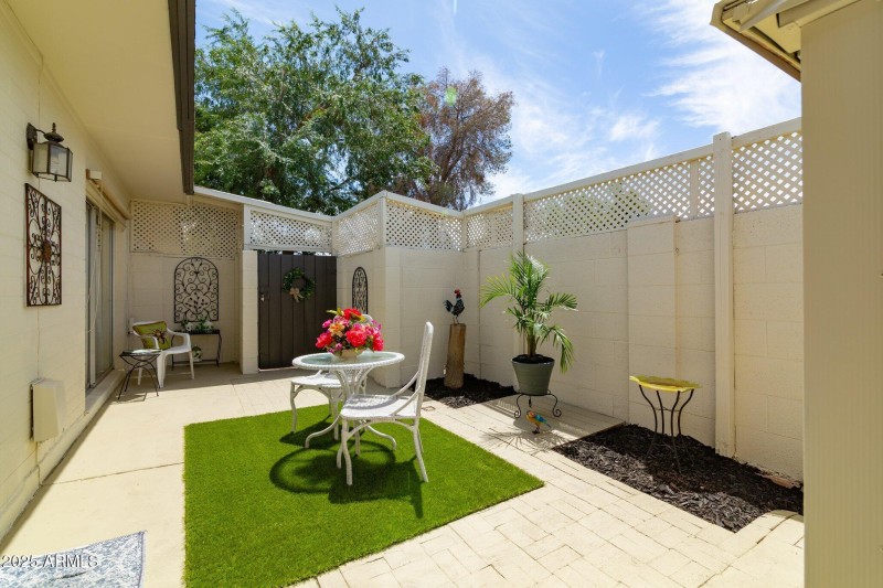 Country Club Way (7).jpg-SMALL