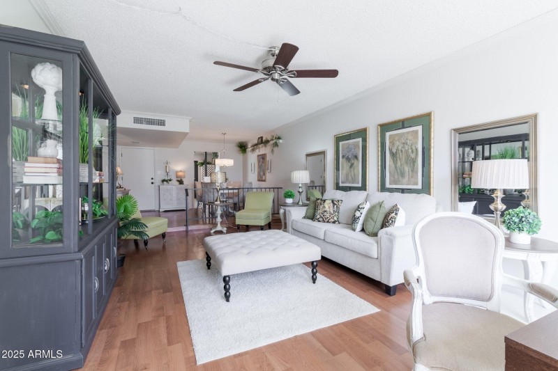 Country Club Way (16).jpg-SMALL