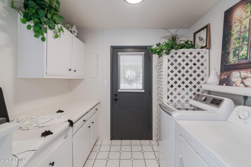 Country Club Way (21).jpg-SMALL