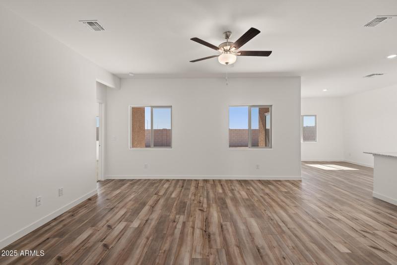 Southwest_Mingus_E_L_003