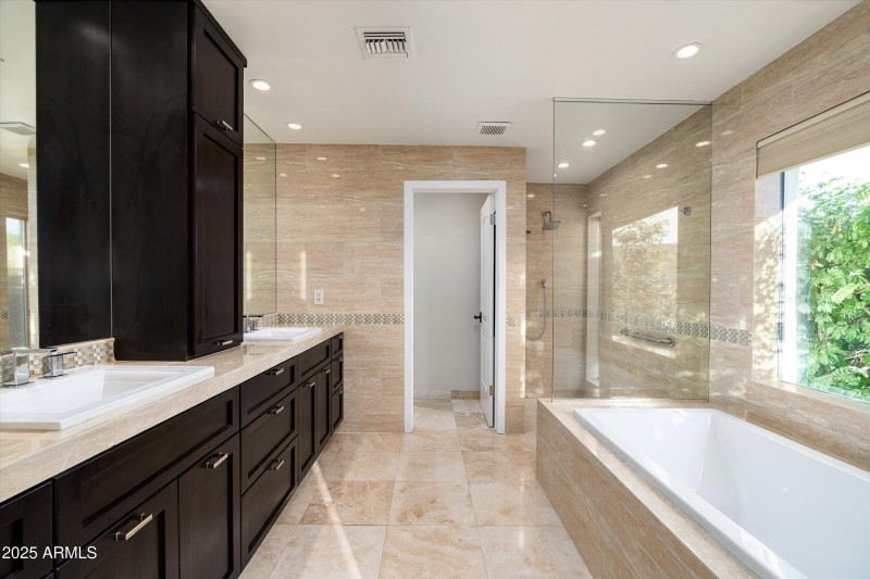 35-3901 E San Miguel Ave (35 of 91)