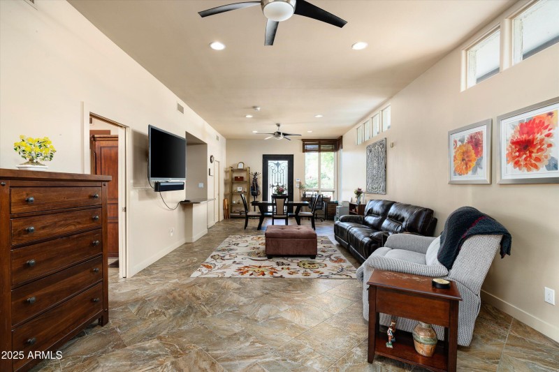 43-3901 E San Miguel Ave (43 of 91)